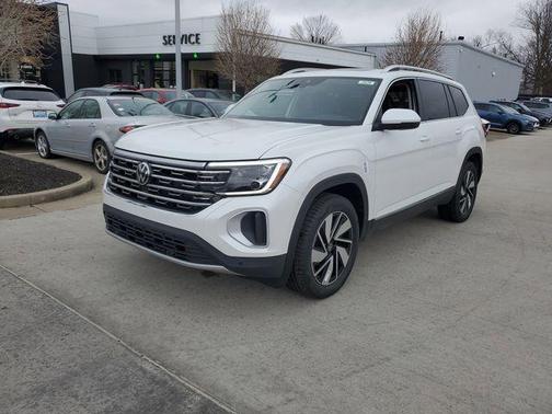 Opal White Pearl 2026 Volkswagen Atlas 2.0T SEL