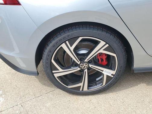 Alpine Silver Metallic 2026 Volkswagen Golf GTI 2.0T SE