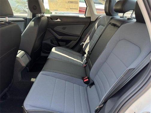 Opal White Pearl Effect 2025 Volkswagen Jetta 1.5T SE