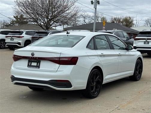 2025 Volkswagen Jetta 1.5T SE