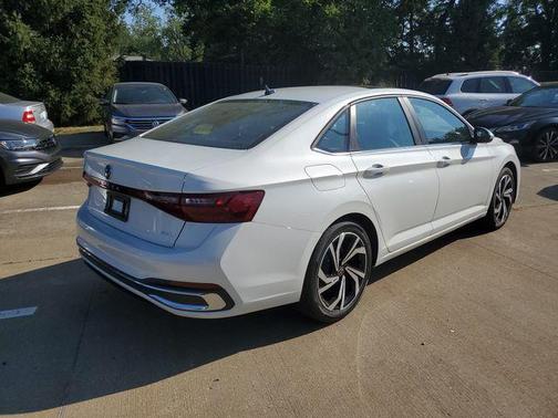 Opal White Pearl 2027 Volkswagen Jetta 1.5T SEL