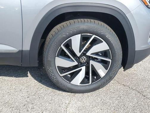 Silver Mist Metallic 2026 Volkswagen Atlas 2.0T SEL
