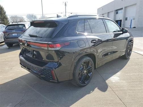 2026 Volkswagen Tiguan 2.0T SE R-Line Black