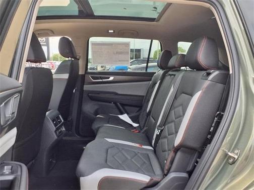 2025 Volkswagen Atlas 2.0T Peak Edition