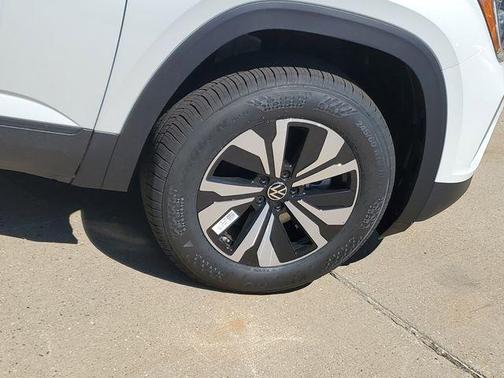Platinum Gray Metallic 2026 Volkswagen Tiguan 2.0T SE R-Line Black