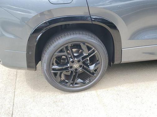 Platinum Gray Metallic 2026 Volkswagen Tiguan 2.0T SE R-Line Black