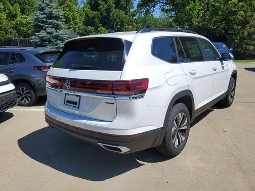 Platinum Gray Metallic 2026 Volkswagen Tiguan 2.0T SE R-Line Black
