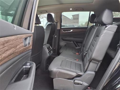 2025 Volkswagen Atlas 2.0T SEL