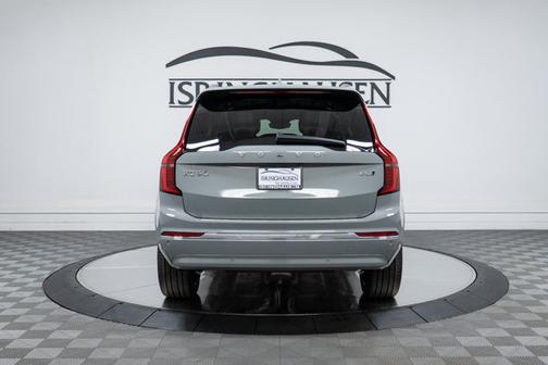2026 Volvo XC90 Plus