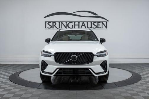 2026 Volvo XC60 Plus
