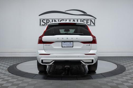 2026 Volvo XC60 Plus
