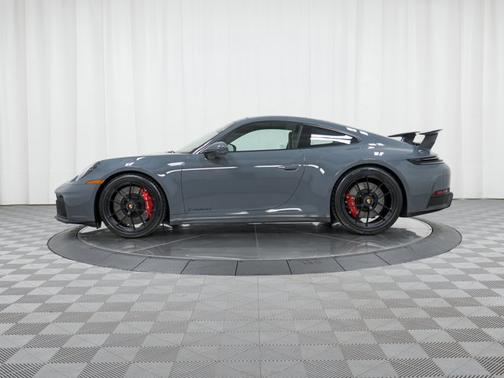 2026 Porsche 911 Carrera 4 GTS
