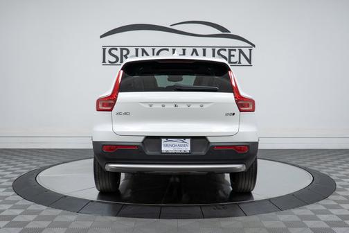 Crystal White Pearl 2025 Volvo XC40 Plus Bright Theme