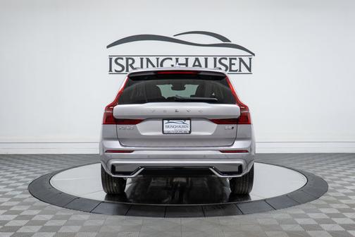 2026 Volvo XC60 Plus