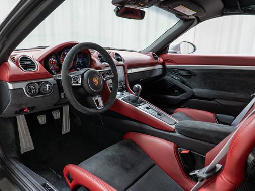 2020 Porsche 718 Spyder
