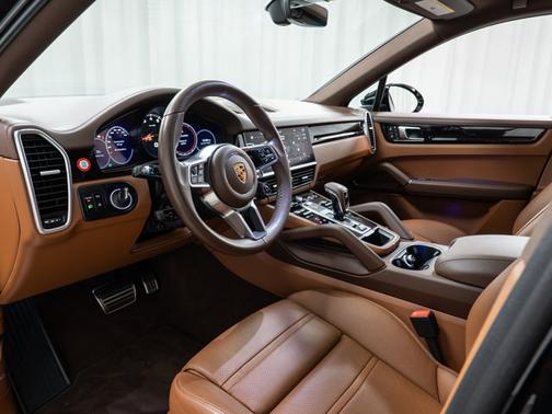 2023 Porsche Cayenne S