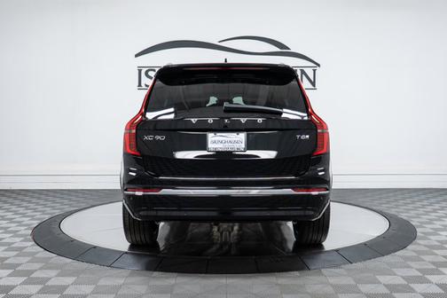 2026 Volvo XC90 Plug-In Hybrid Plus