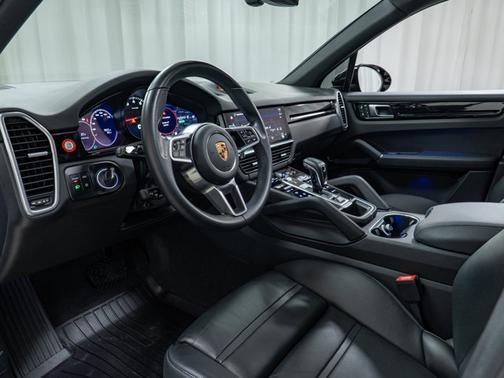 2023 Porsche Cayenne
