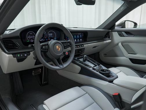 2026 Porsche 911 Carrera 4S