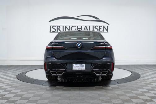 2025 BMW 760 760i xDrive