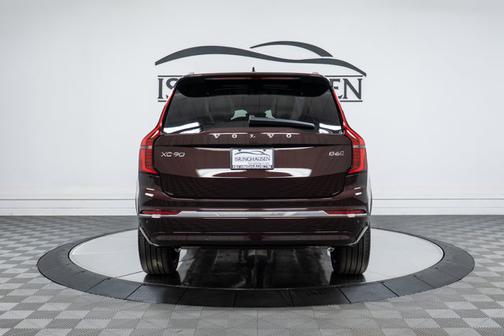2026 Volvo XC90 Plus