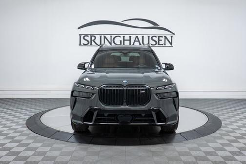 2023 BMW X7 M60i