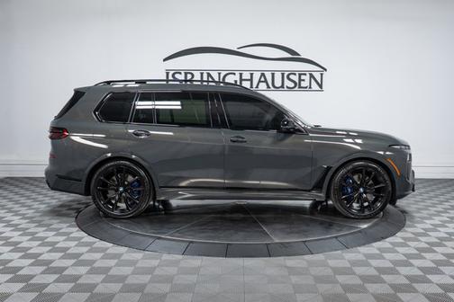 2023 BMW X7 M60i