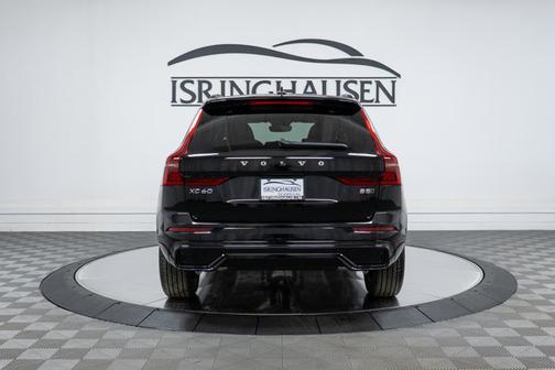 2026 Volvo XC60 Core