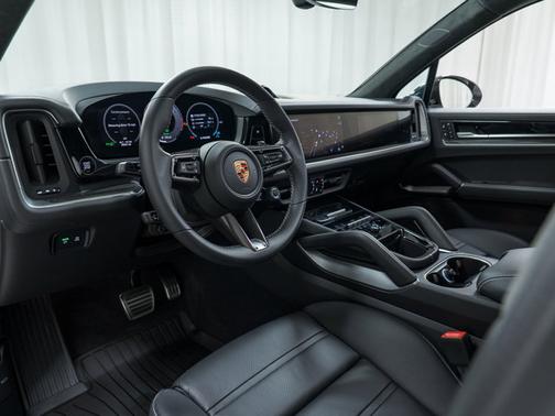 2024 Porsche Cayenne Turbo E-Hybrid