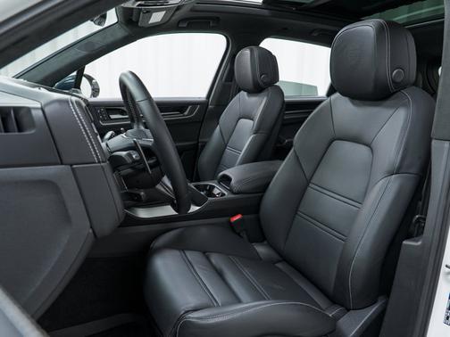 2024 Porsche Cayenne Turbo E-Hybrid