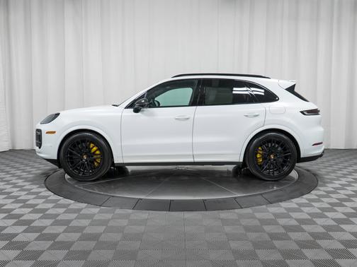 2024 Porsche Cayenne Turbo E-Hybrid