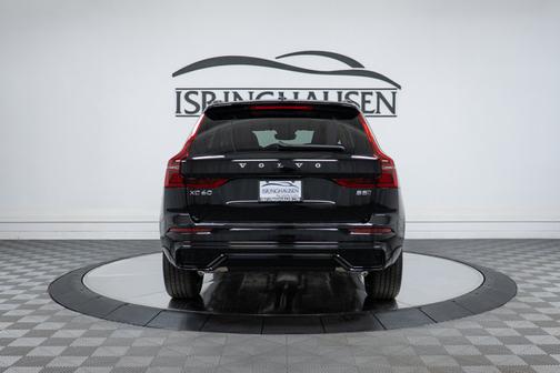 2026 Volvo XC60 Plus