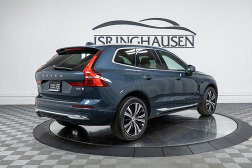 2023 Volvo XC60 Plus Bright Theme