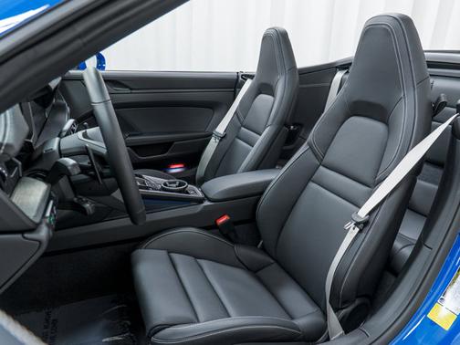 2026 Porsche 911 Carrera 4 GTS