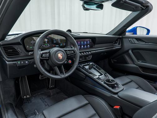 2026 Porsche 911 Carrera 4 GTS