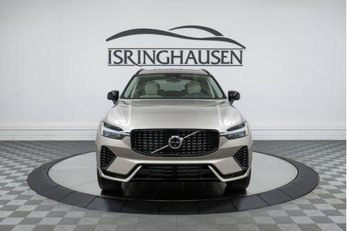 2025 Volvo XC60 Plug-In Hybrid Plus