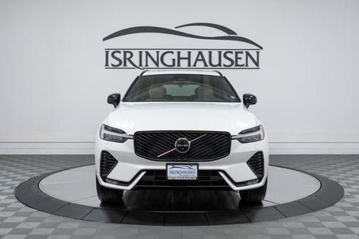 Crystal White Metallic 2026 Volvo XC60 Plus