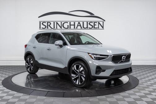 2025 Volvo XC40 Plus Bright Theme