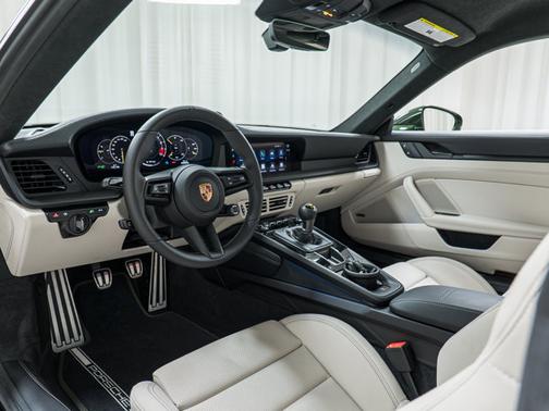 2026 Porsche 911 GT3 w/Touring Package