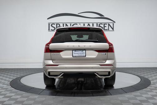 Bright Dusk Metallic 2026 Volvo XC60 Plus