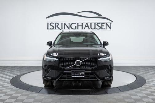 2024 Volvo XC60 Plus Dark Theme