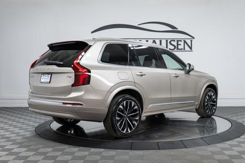 2026 Volvo XC90 Plug-In Hybrid Plus