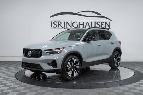Vapour Grey Metallic 2026 Volvo XC40 Plus
