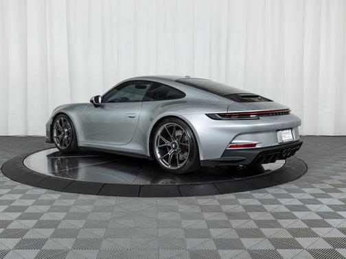 2022 Porsche 911 GT3 w/Touring Package