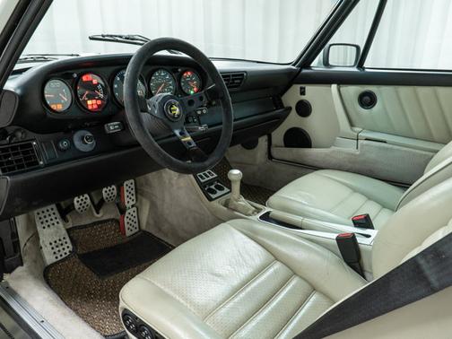 1990 Porsche 911 Carrera 4