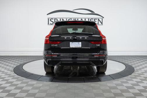 2025 Volvo XC60 Plug-In Hybrid Plus