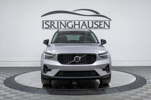 2026 Volvo XC40 Plus