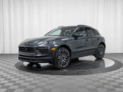 2026 Porsche Macan 4DR AWD