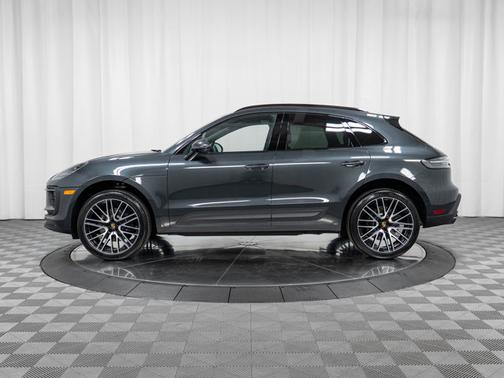 2026 Porsche Macan 4DR AWD