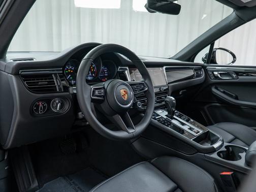 2026 Porsche Macan 4DR AWD